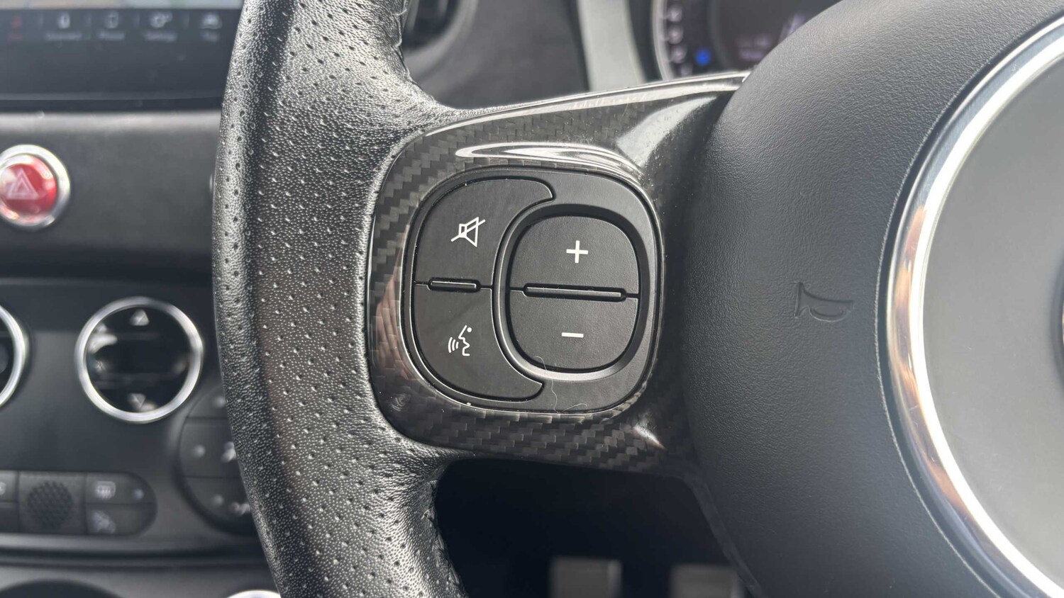 Used Abarth 695 2023 for sale - 77857104: Photo 21