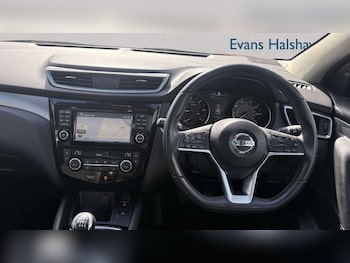 Used Nissan Qashqai 2017 for sale - 78507384: Photo