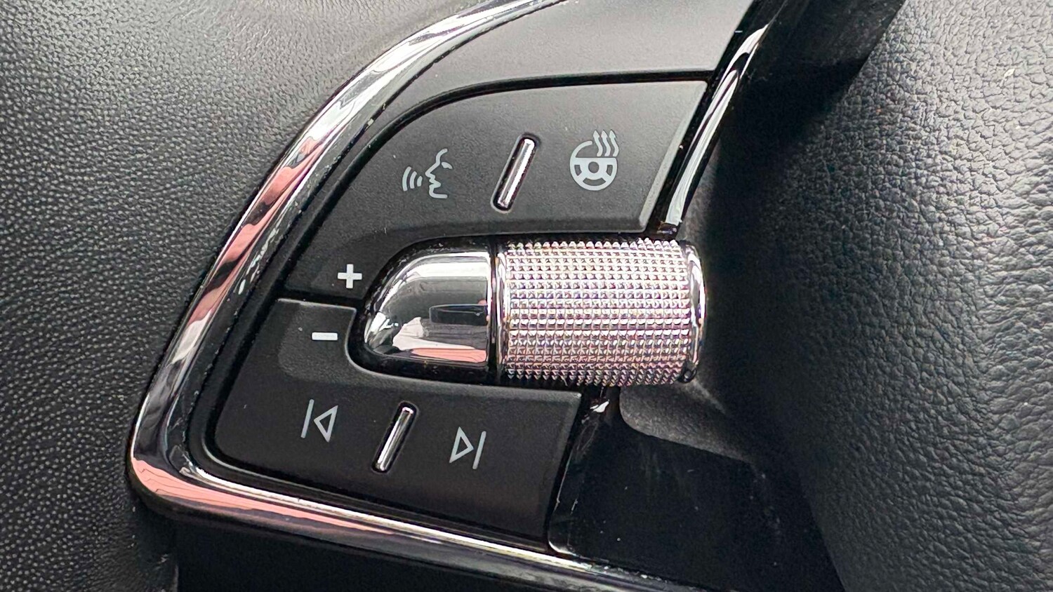 Used Skoda Karoq 2022 for sale - 77885823: Photo 7