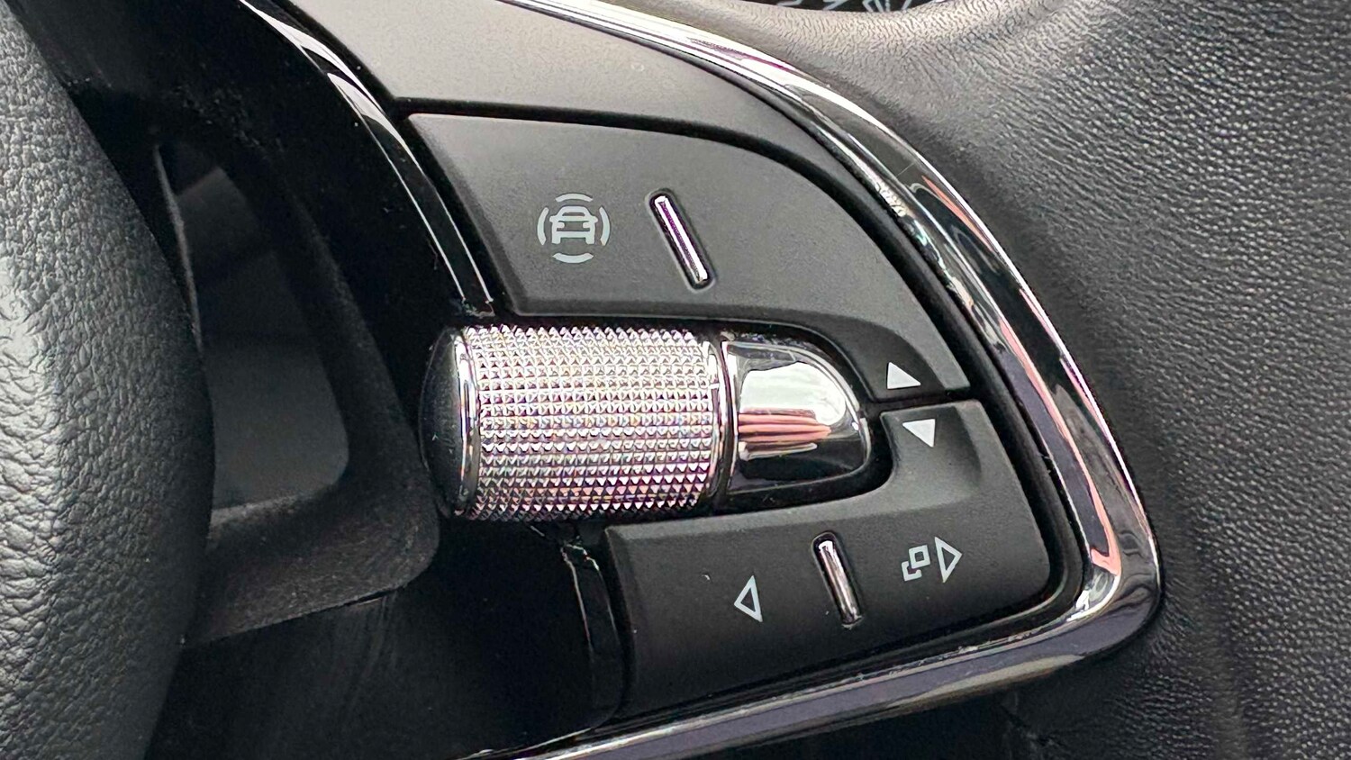 Used Skoda Karoq 2022 for sale - 77885823: Photo 8