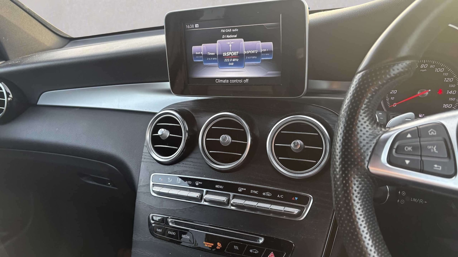 Used Mercedes-Benz GLC 2017 for sale - 78216291: Photo 3