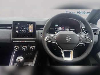 Used Renault Clio 2025 for sale - 77861778: Photo