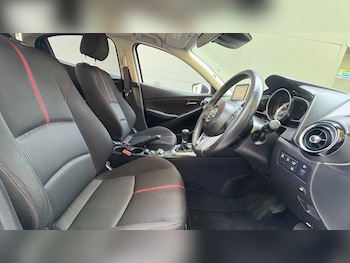 Used Mazda Mazda2 2015 for sale - 79251256: Photo