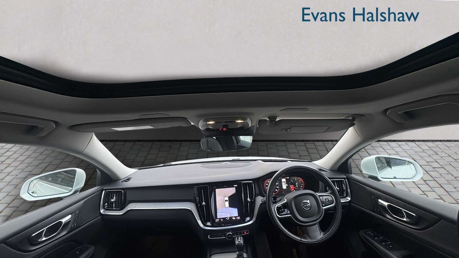 Used Volvo V60 2019 for sale - 77972833: Photo 4