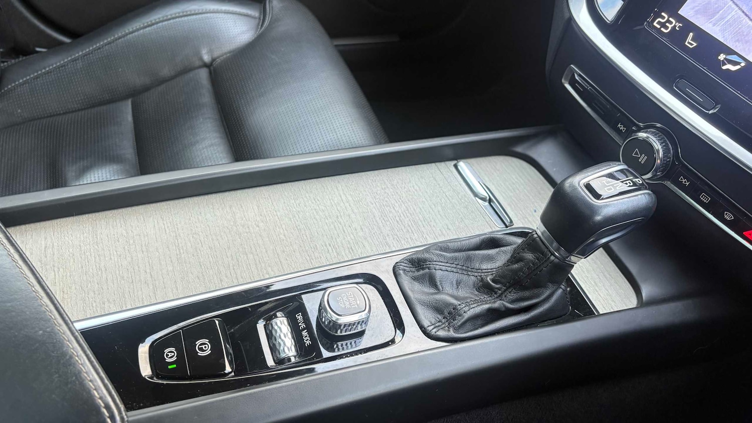 Used Volvo V60 2019 for sale - 77972833: Photo 7