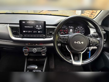 Used Kia Stonic 2021 for sale - 79428385: Photo