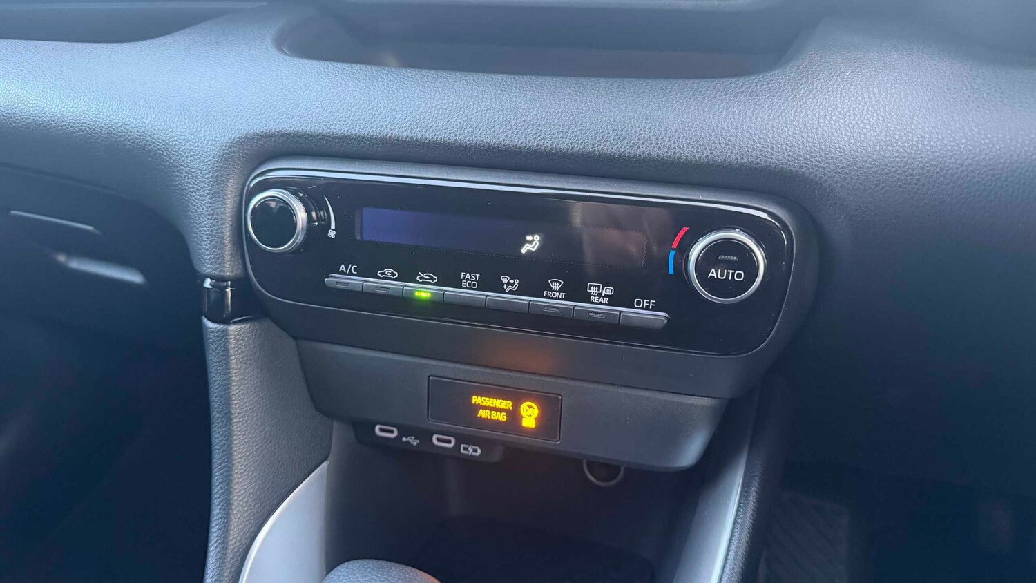 Used Toyota Yaris for sale - 77862212: Photo 15