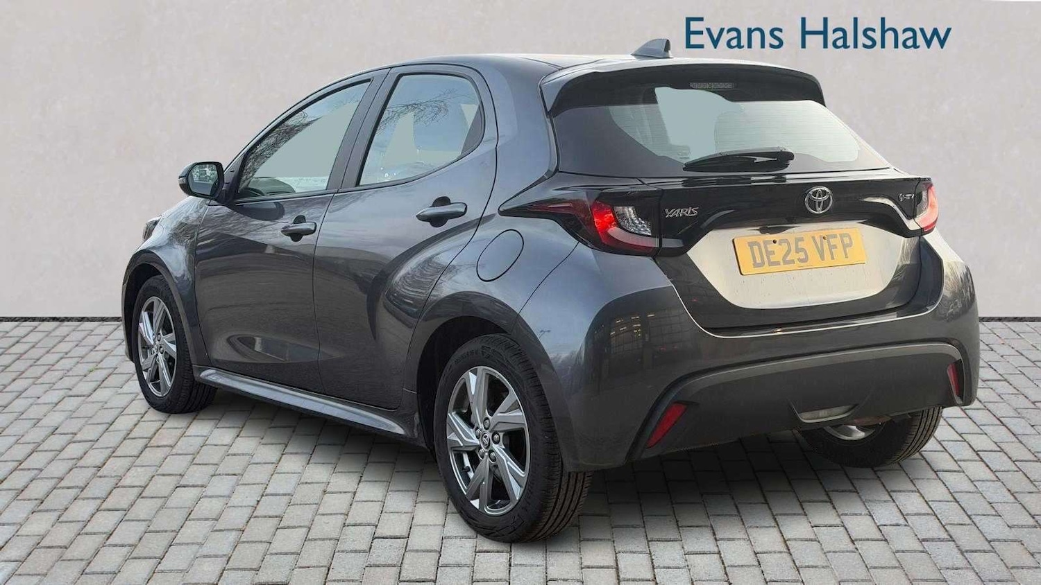 Used Toyota Yaris for sale - 77862212: Photo 2