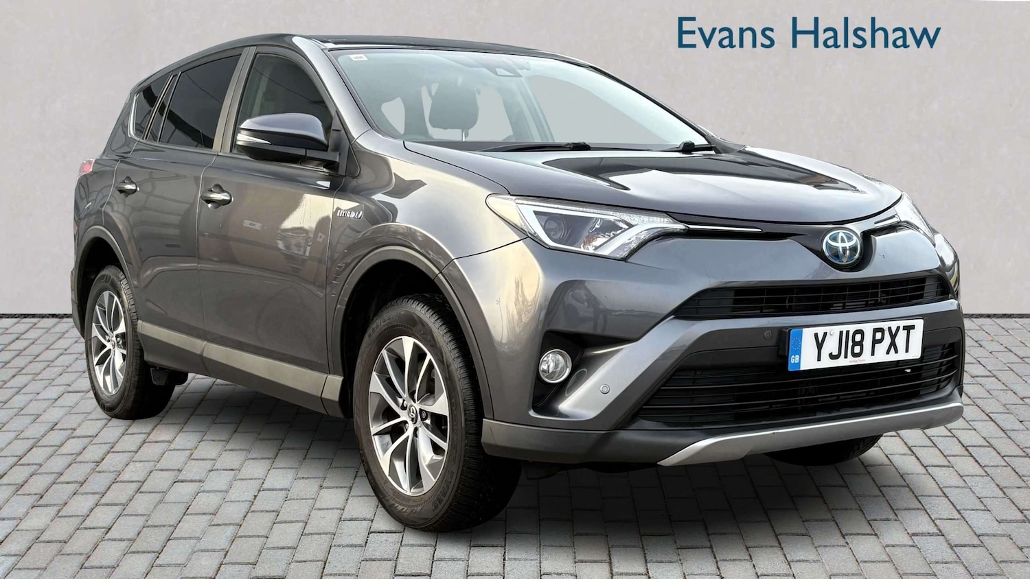 Used Toyota RAV4 2018 for sale - 77972639: Photo 1