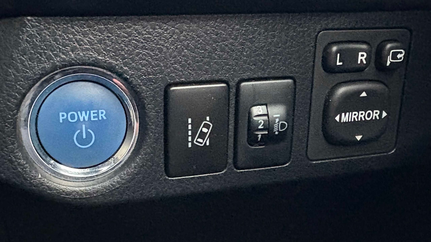 Used Toyota RAV4 2018 for sale - 77972639: Photo 12