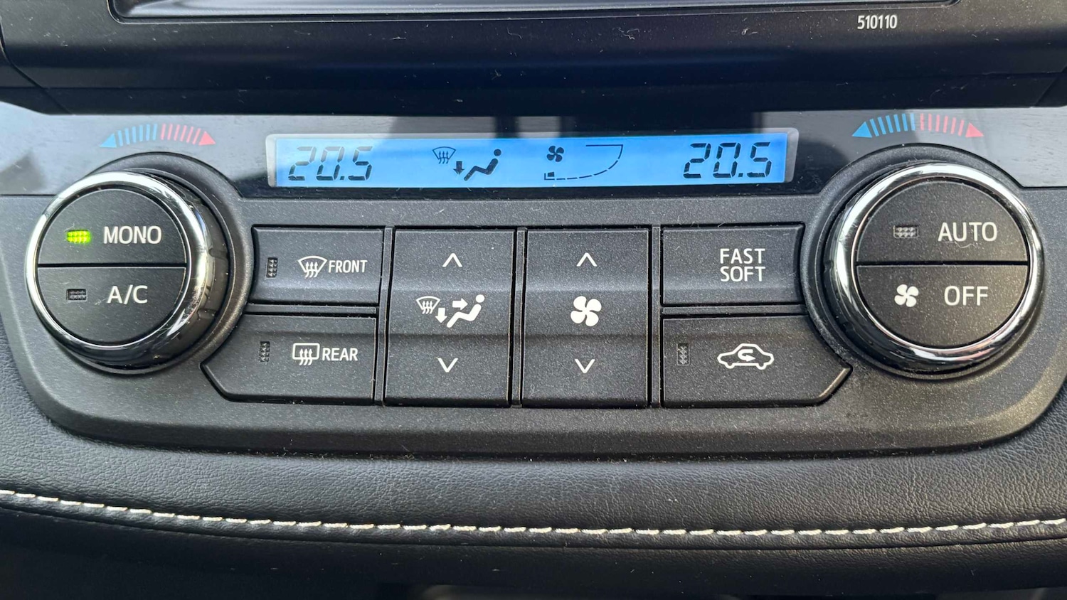 Used Toyota RAV4 2018 for sale - 77972639: Photo 16