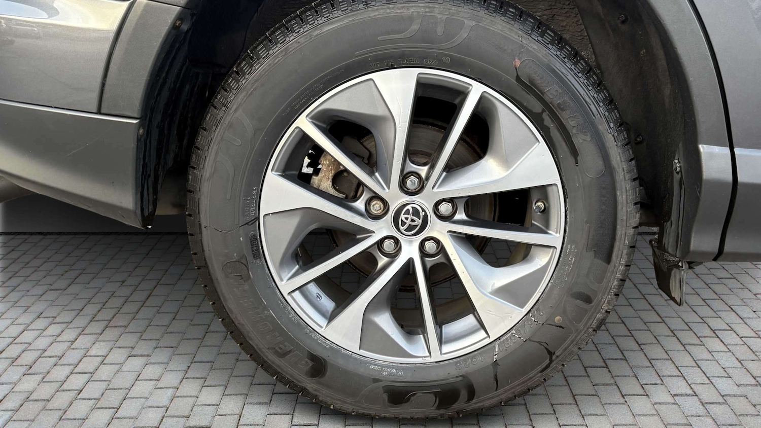 Used Toyota RAV4 2018 for sale - 77972639: Photo 5