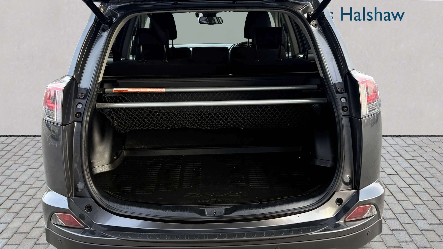 Used Toyota RAV4 2018 for sale - 77972639: Photo 6