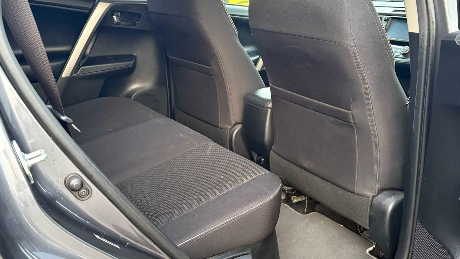 Used Toyota RAV4 2018 for sale - 77972639: Photo 9