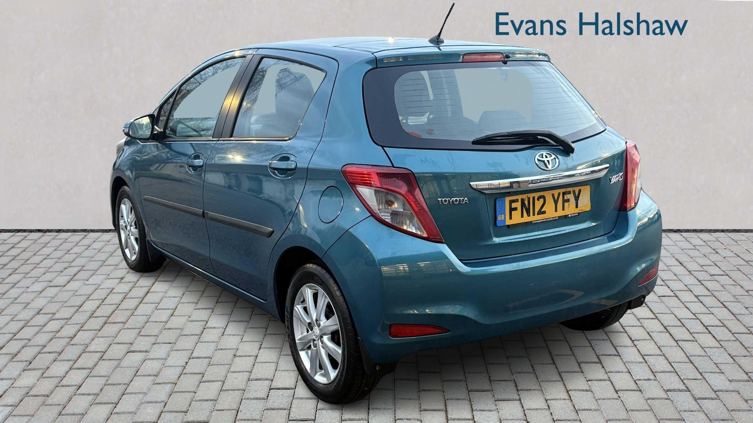 Used Toyota Yaris for sale - 77859319: Photo 2