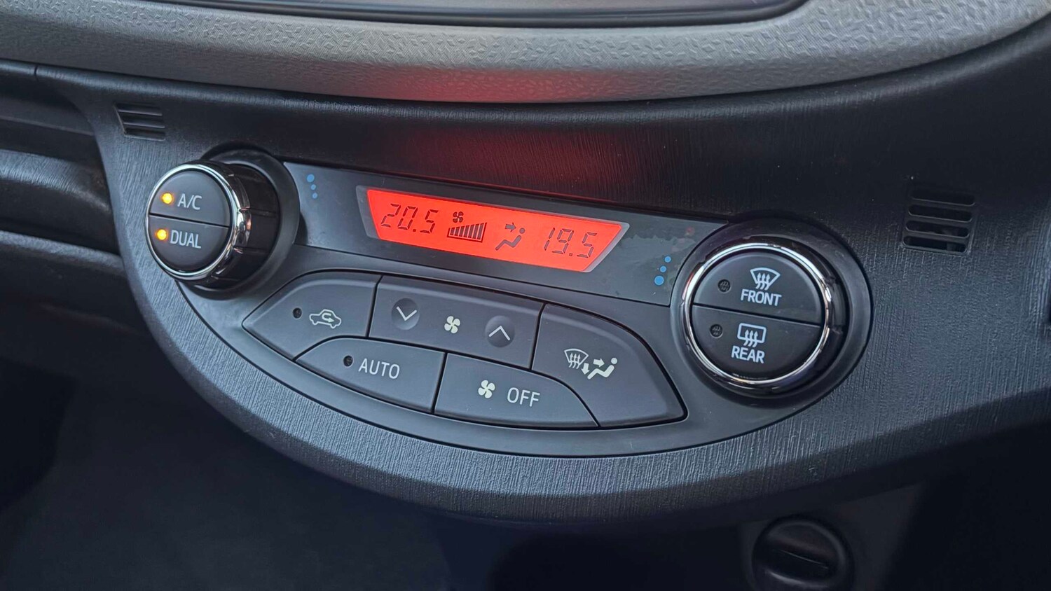 Used Toyota Yaris for sale - 77859319: Photo 9