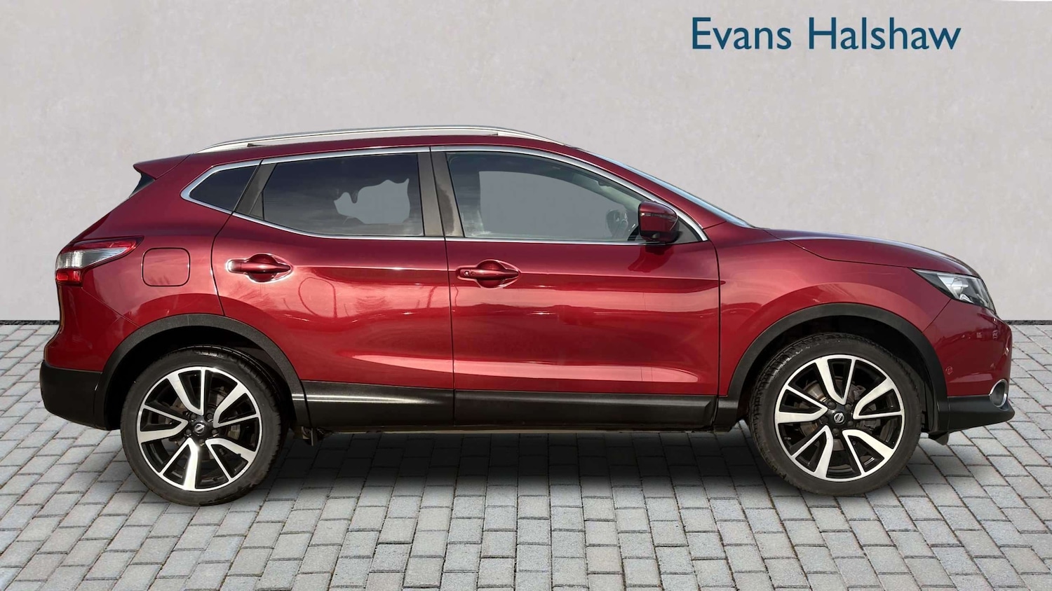 Used Nissan Qashqai 2017 for sale - 77960790: Photo 2