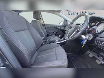 Used Vauxhall Astra 2015 for sale - 79204465: Photo