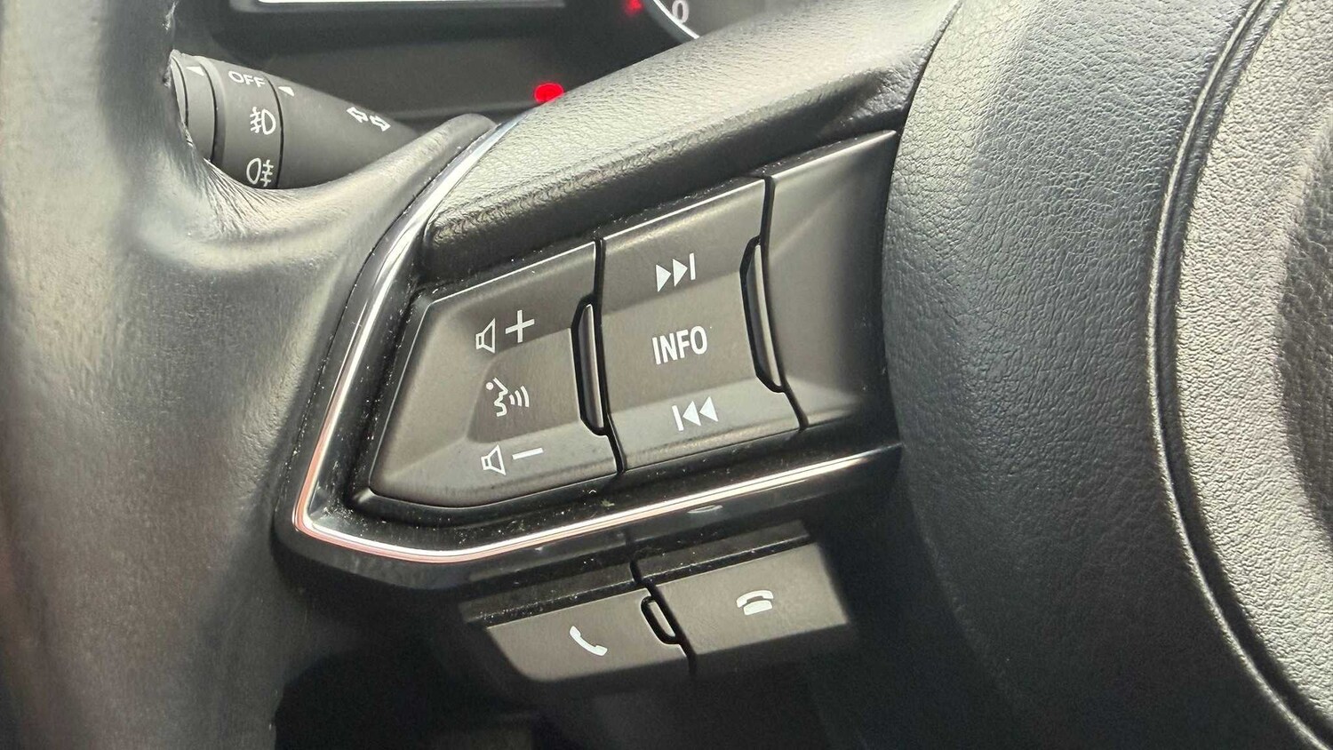 Used Mazda Mazda3 for sale - 77860152: Photo 11