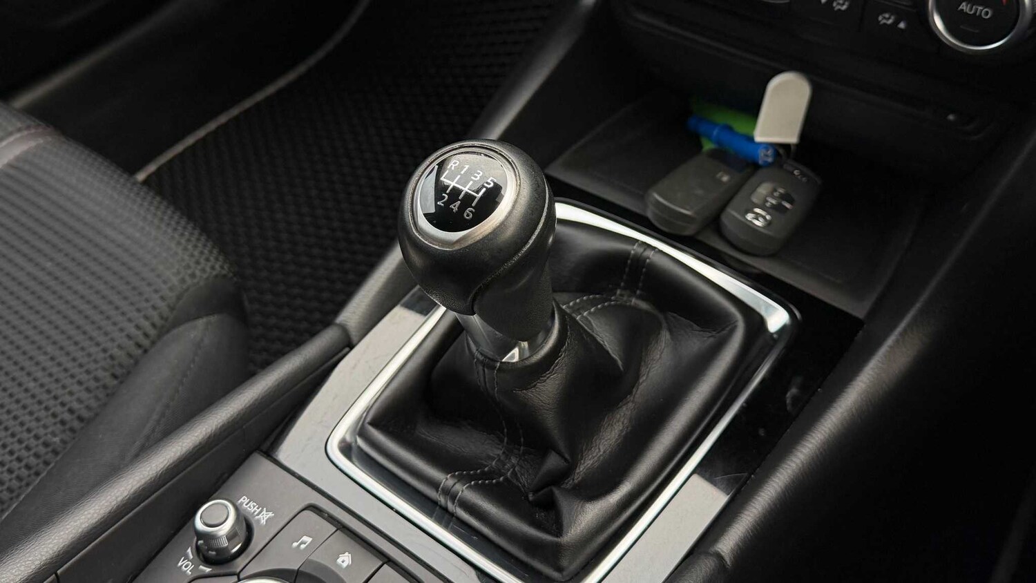 Used Mazda Mazda3 for sale - 77860152: Photo 15