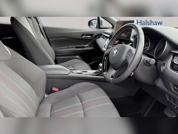 Used Toyota C-HR 2022 for sale - 77861912: Photo