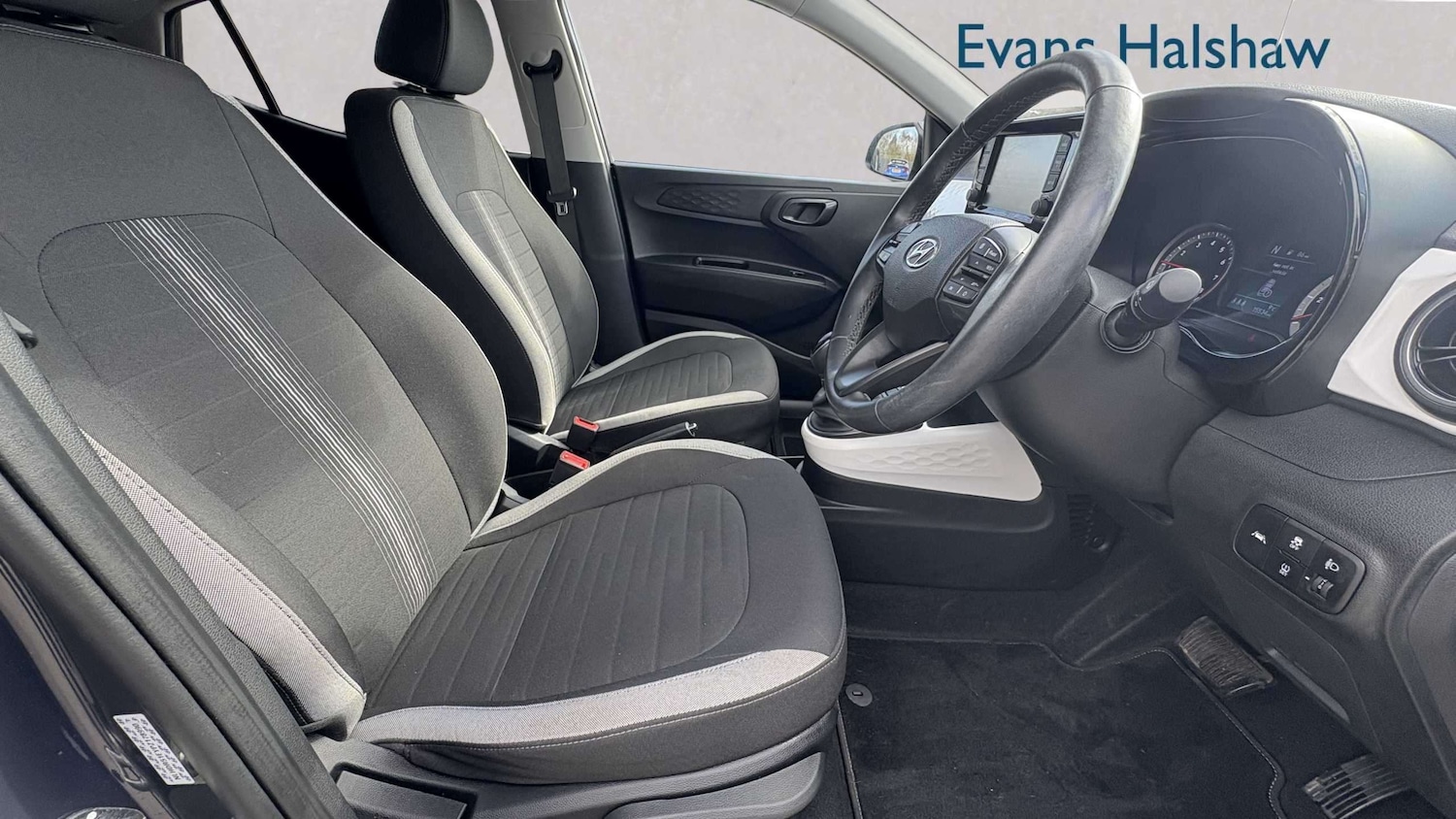 Used Hyundai i10 for sale - 77857433: Photo 3