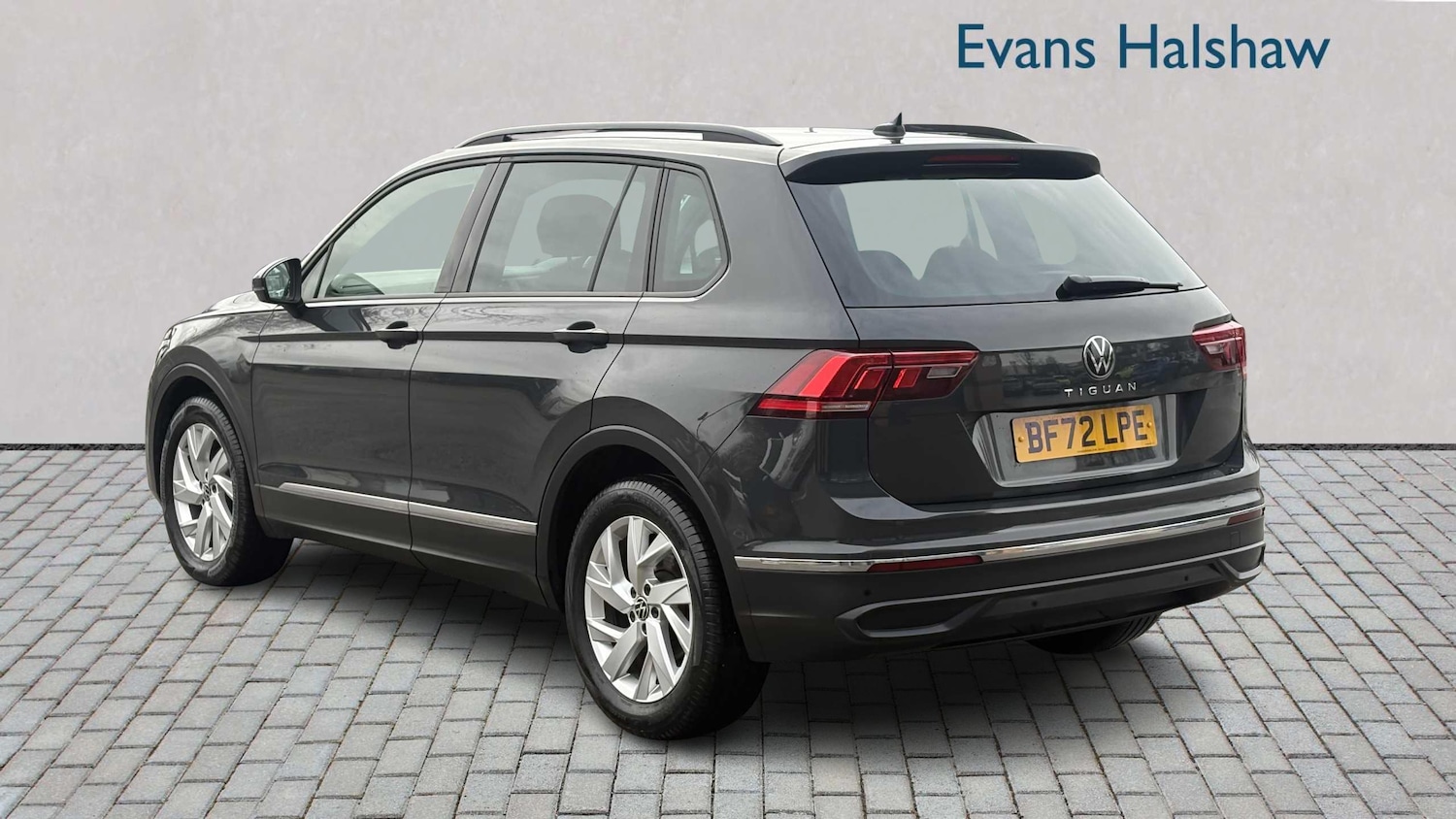Used Volkswagen Tiguan for sale - 77859241: Photo 2