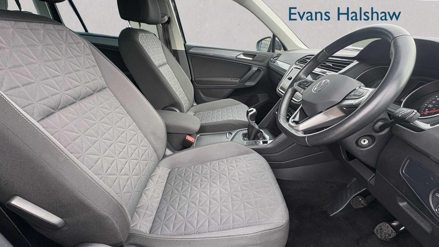 Used Volkswagen Tiguan for sale - 77859241: Photo 3