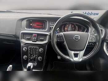 Used Volvo V40 2018 for sale - 78925290: Photo