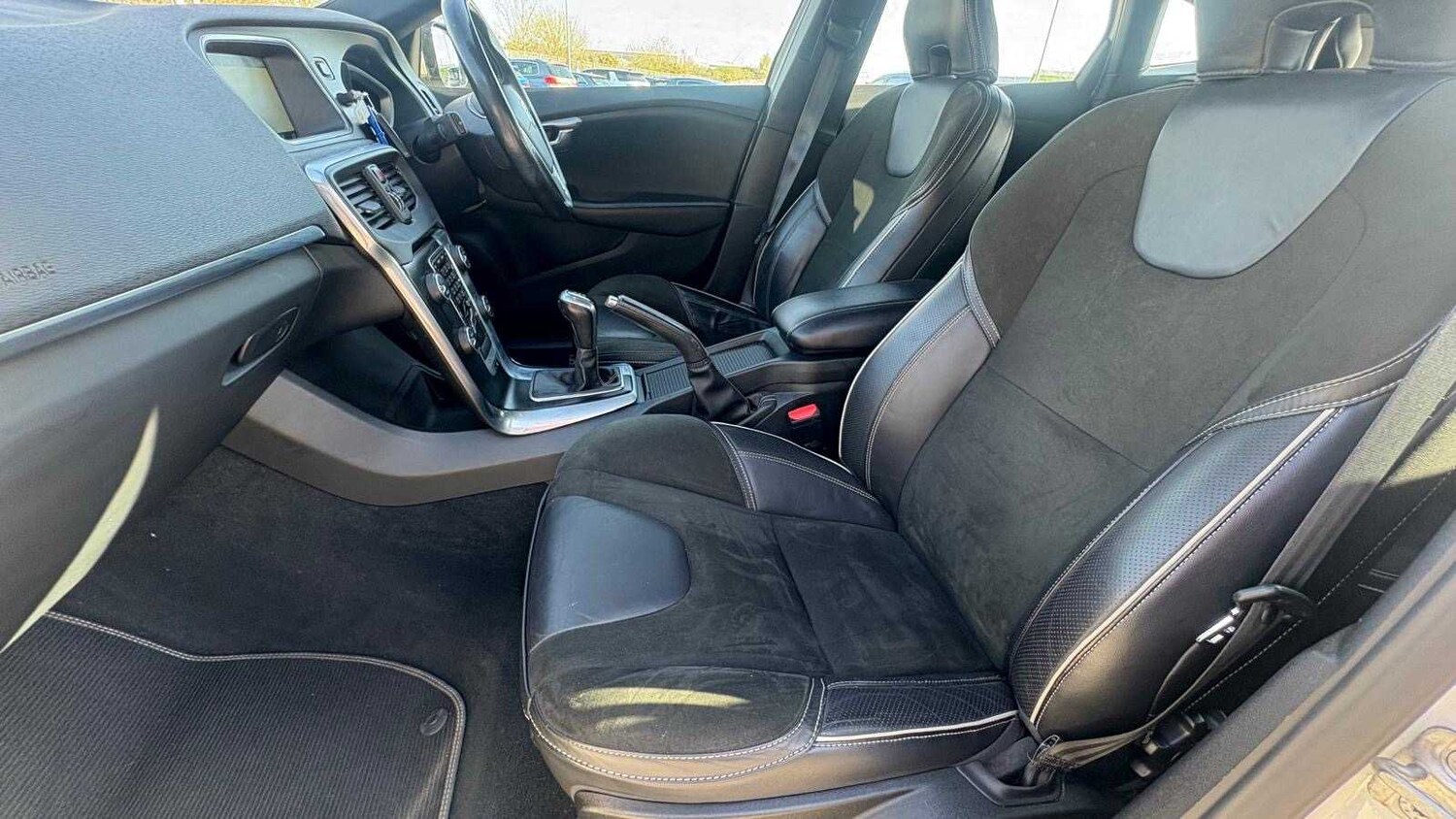 Used Volvo V40 2015 for sale - 78161403: Photo 11