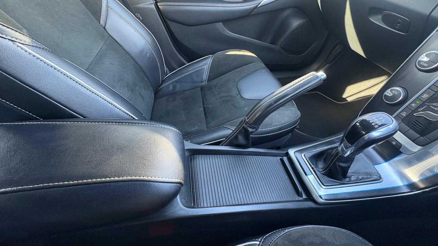 Used Volvo V40 2015 for sale - 78161403: Photo 14