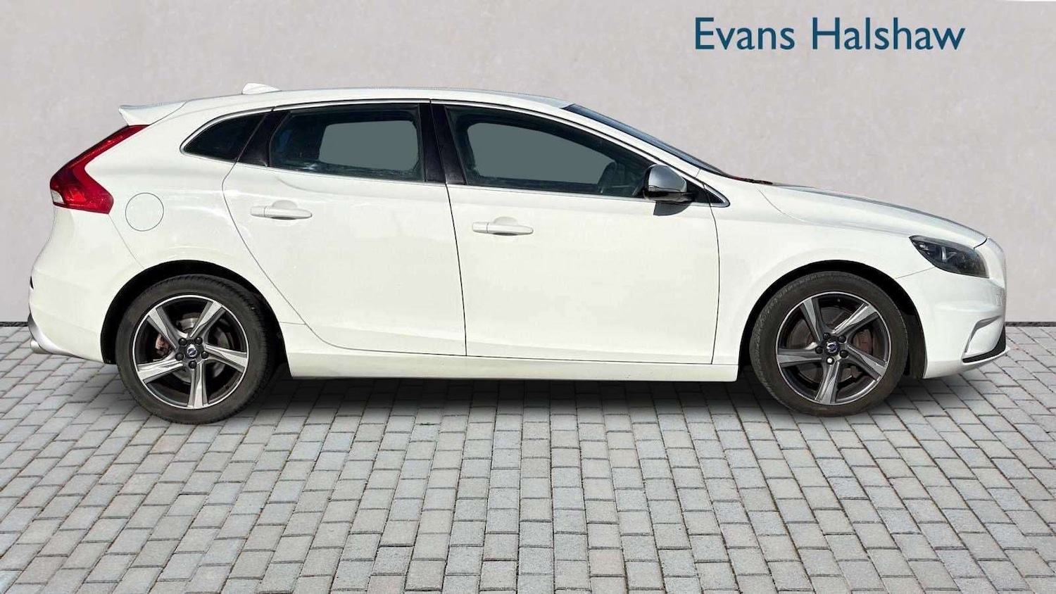 Used Volvo V40 2015 for sale - 78161403: Photo 3