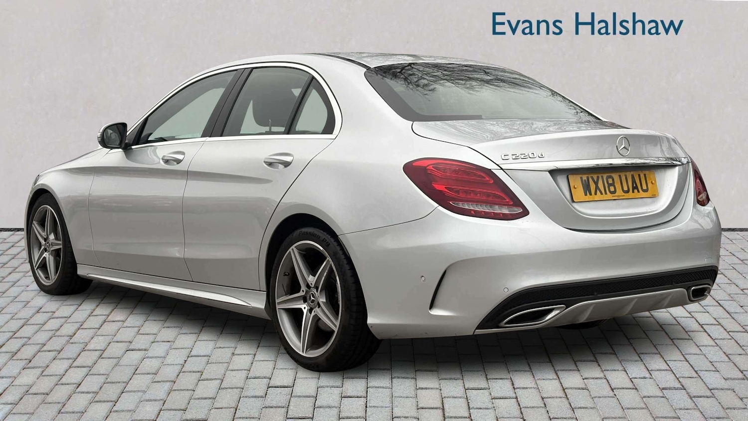 Used Mercedes-Benz C Class 2018 for sale - 77995924: Photo 2