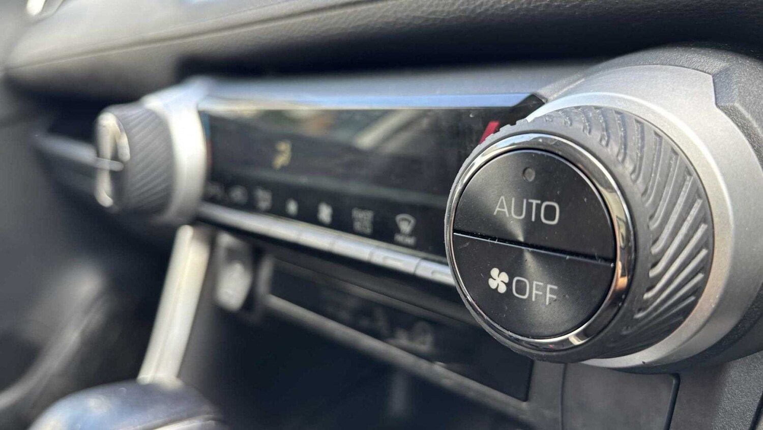 Used Toyota RAV4 for sale - 77860380: Photo 23