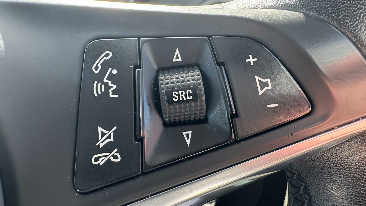 Used Vauxhall ADAM 2017 for sale - 78104350: Photo 18