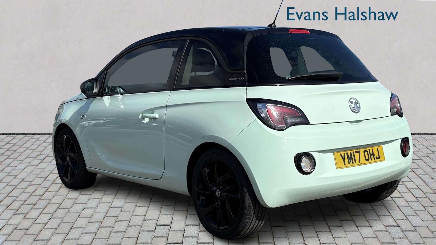 Used Vauxhall ADAM 2017 for sale - 78104350: Photo 2