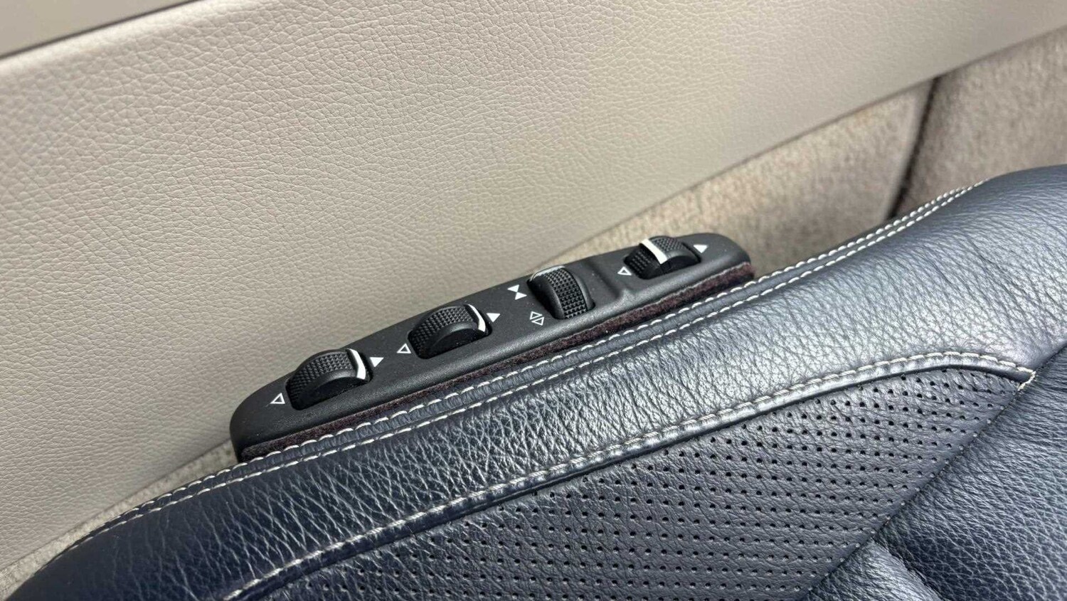 Used Mercedes-Benz E Class for sale - 77862010: Photo 14