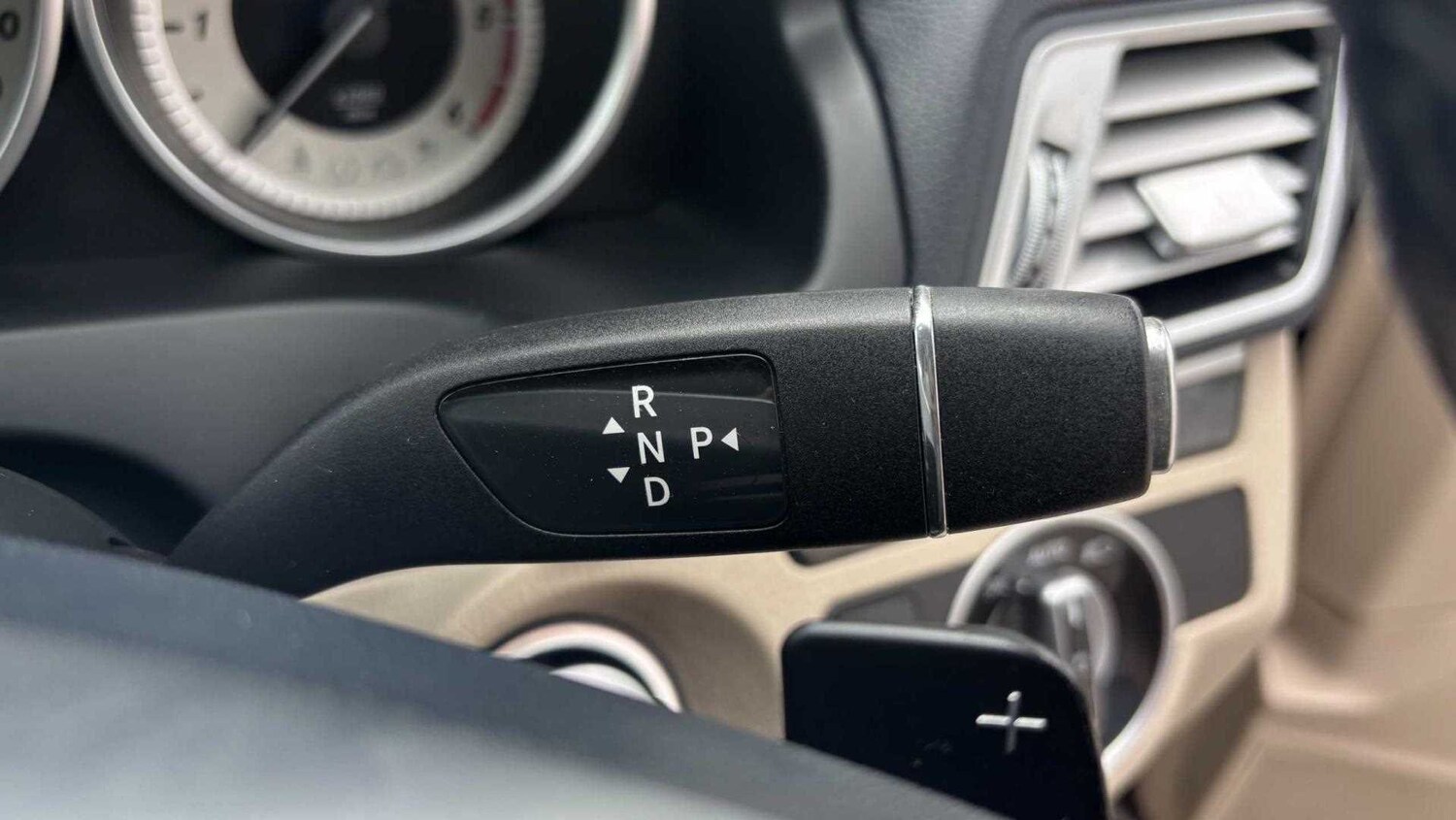 Used Mercedes-Benz E Class for sale - 77862010: Photo 21