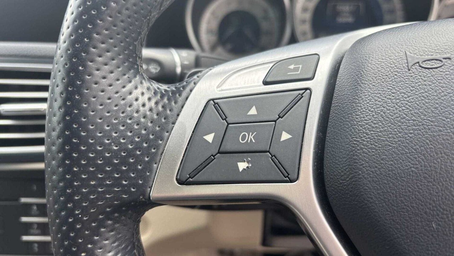 Used Mercedes-Benz E Class for sale - 77862010: Photo 22