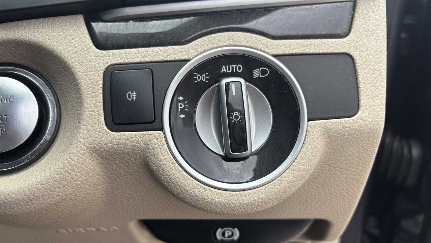 Used Mercedes-Benz E Class for sale - 77862010: Photo 25