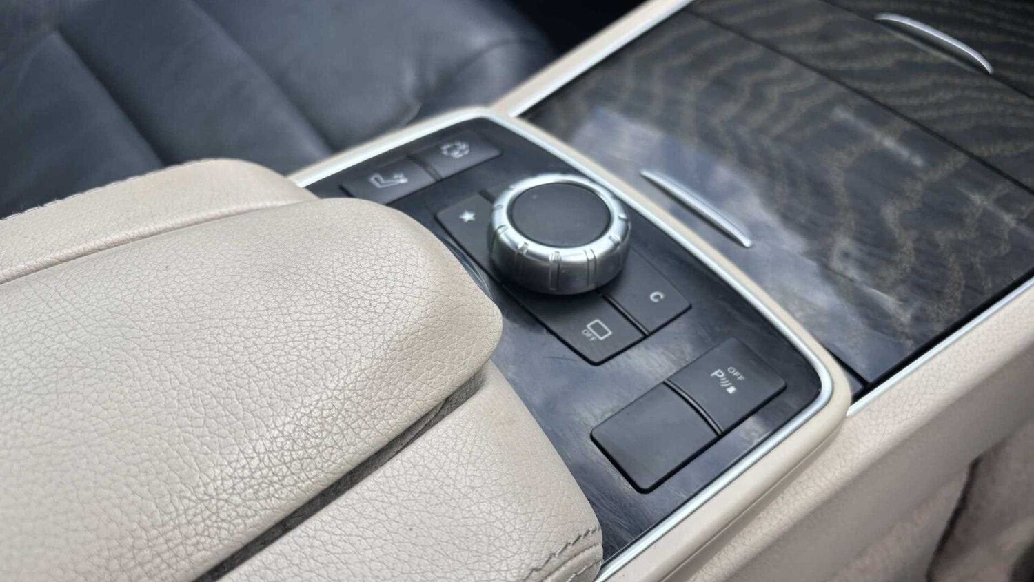 Used Mercedes-Benz E Class for sale - 77862010: Photo 26