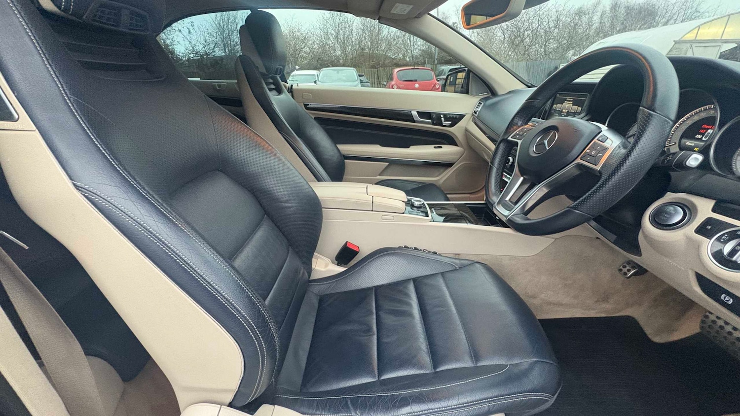 Used Mercedes-Benz E Class for sale - 77862010: Photo 3