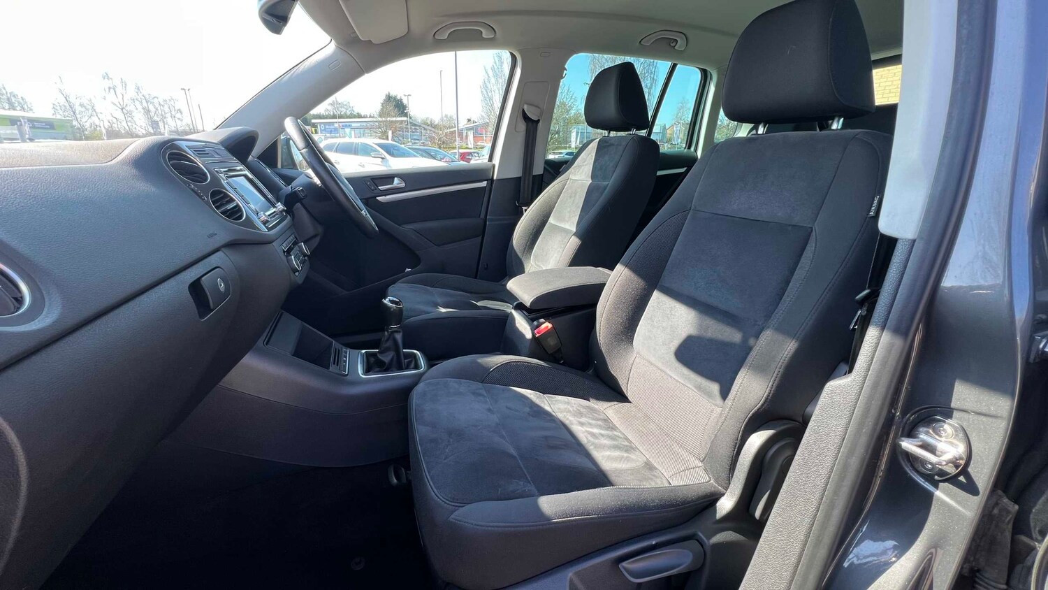 Used Volkswagen Tiguan for sale - 77943199: Photo 4