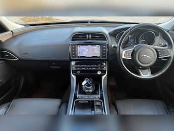 Used Jaguar XE 2017 for sale - 79784489: Photo
