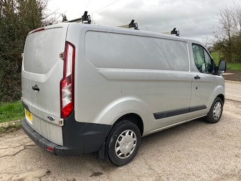 Used Ford Transit Custom 2017 for sale - 77937610: Photo