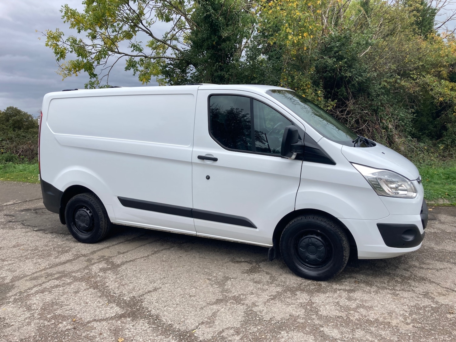 Used Ford Transit Custom 2017 for sale - 76413990: Photo 2