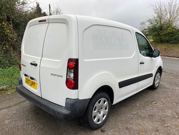 Used Peugeot Partner 2017 for sale - 76565722: Photo