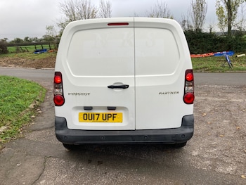 Used Peugeot Partner 2017 for sale - 76565722: Photo