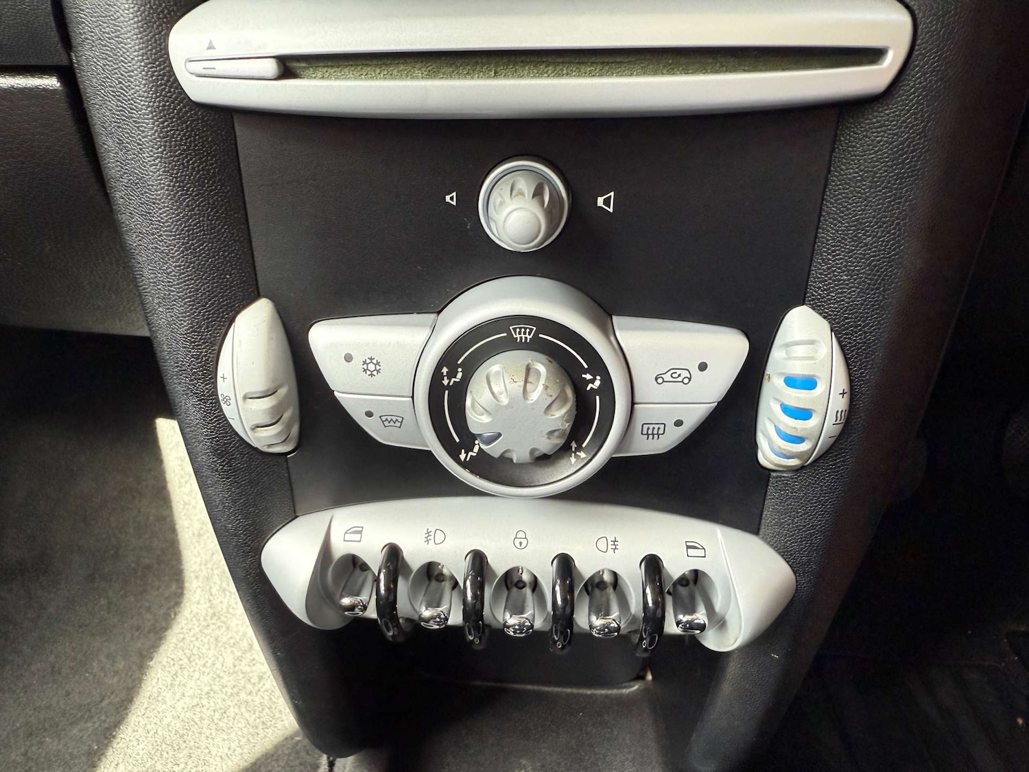 Used MINI Hatch 2009 for sale - 76601157: Photo 10