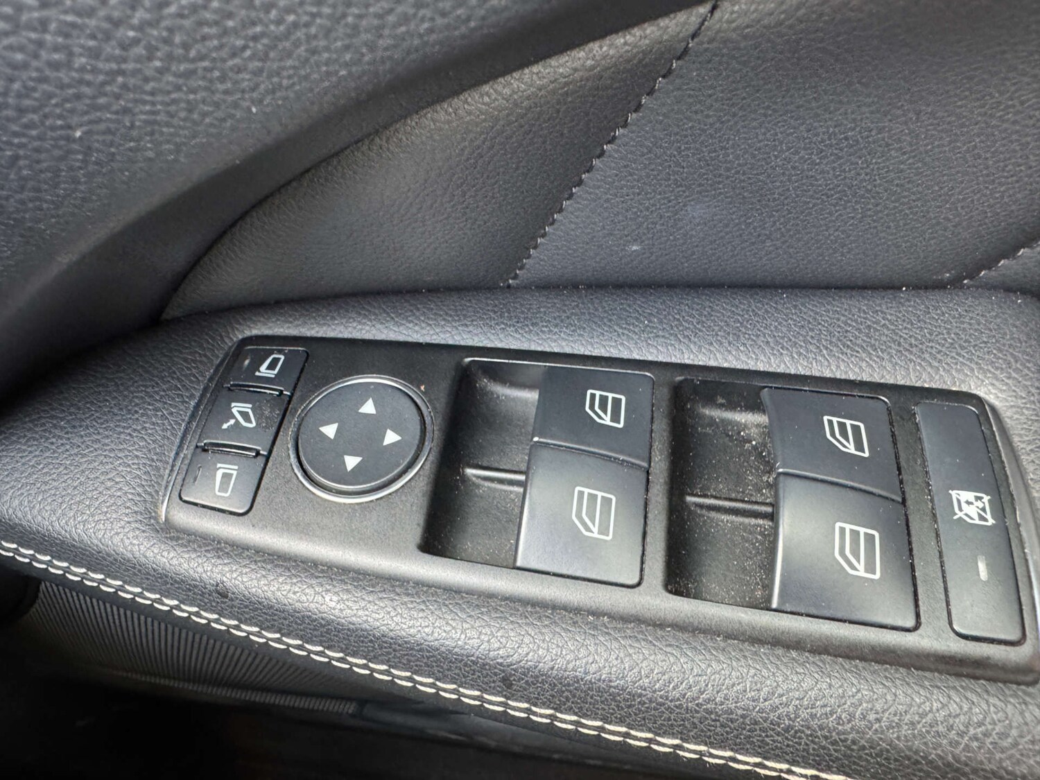 Used Mercedes-Benz CLS 2012 for sale - 76280340: Photo 20